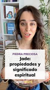 💚El jade es una piedra semipreciosa muy usada en joyería y famosa por su  color verde, aunque puede tomar otras tonalidades. Es un material muy  apreciado, de hecho, antiguamente se usaba para hacer ...