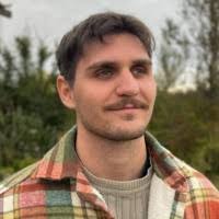 200+ perfiles de «Uberti»