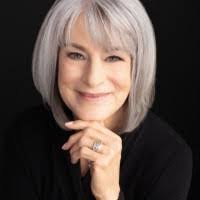 Donna Heintz's Instagram, Twitter & Facebook