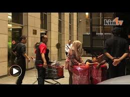 Aparat keamanan afghanistan melakukan pengepungan di luar rumah sakit militer yang diserang kelompok bersenjata. Eksklusif Polis Rampas 72 Beg Wang Tunai Barangan Kemas 284 Kotak Beg Mewah Youtube