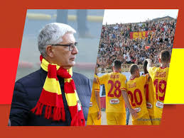 Use these free catanzaro png #112484 for your personal projects or designs. Catanzaro Calcio La Societa Non Molla Ora C E Bisogno Di Serenita Calabriamagnifica It
