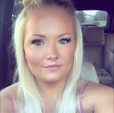 What are favorite lunch spots in Savannah with a good atmosphere?