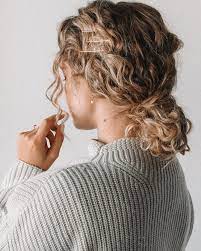 As Promised Here Are The Heatless Hairstyles From My New Video About Curly Hair Y Curly Hair Hair Styles Curly Hair Styles Naturally Heatless Hairstyles