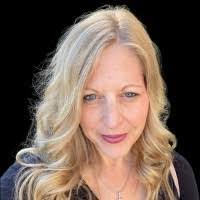 Penny Lowe's Instagram, Twitter & Facebook