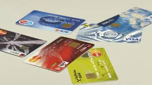 Poti face cu ele retrageri de numerar de la atm si plati la comercianti sau pe internet. Capcanele Cardurilor De CumpÄƒrÄƒturi