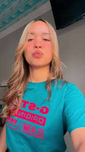 bella dennis 🫶 (@isabelladennis_)