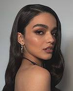 Hannah Throop's Instagram, Twitter & Facebook