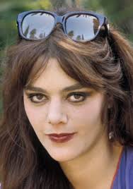 Boska istota (1975) pełna obsada