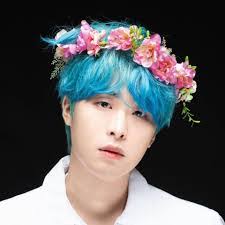 Candice Boswell's Instagram, Twitter & Facebook