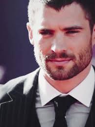 Clark Kent Dropping Bag David Corenswet