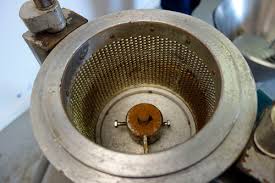 Panko bread crumbs grinder machinery/crumbs bread crusher milling there are many models of. Fomko Small Bread Crumb Grinder