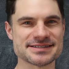 Danielle Petrucci (@euphoric_veins)