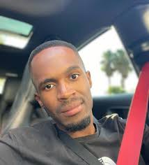 SCAMMER ALERT!! 😭😭Please help me expose and find this guy Sabelo Dennis  Ntokozo Dlamini until they pay me my money the rest of the people he owes,  (Left) Sabelo Dennis Ntokozo Dlamini,