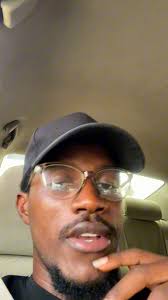 King Boss La Atical Foyoh Kao Denero, Sara. Diss😂. Watin una do dis dude?  #music #reactionvideo #viralvideos