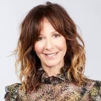 Julia Maples's Instagram, Twitter & Facebook