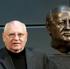 Eugen drewermann (born 20 june 1940) is a german church critic, theologian, peace activist and former catholic priest. 80 Geburtstag Wie Gorbatschow Den Glauben An Lenin Verlor Welt