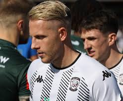 Bulls News: Caton Leaves Edgar Street