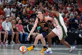 Caitlin Clark shatters WNBA rookie assist record with games to spare | Marca
