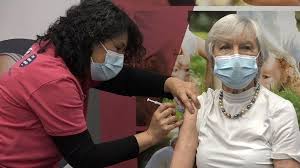 Een online afspraak maken kan voor de volgende problemen mocht u een dubbele afspraak willen maken of is er iets spoedeisend? Ineens 600 Extra Doses Vaccins Geleverd Ggd Vraagt Ouderen Snel Afspraak Te Maken Omroep Gelderland