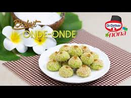 Pada waktu itu, setiap kali mahu membuat kuih saya akan ditugaskan untuk mengisar beras pulut dengan batu pengisar besar. Biskut Onde Onde Youtube