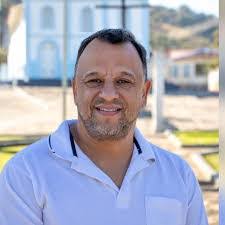 Herman Gomes's Instagram, Twitter & Facebook