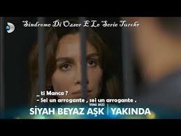Sekilas film turki ini kami ceritakan sinopsinya dengan singkat asli nar aslan (birce akalay) adalah dokter tersebut nah saatnya kita membagikan cara nonton drama siyah beyaz ask di telegram subtitle indonesia beserta link nonton siyah beyaz ask sub. Siyah Beyaz Ask Promo Bolum 1 2 Sub Italiano Youtube