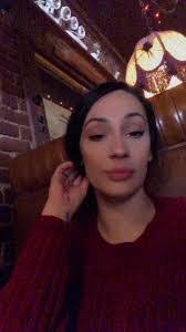 Shaina Lewis's Instagram, Twitter & Facebook