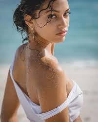 a little day in the life but make it ✨fashion✨ . . . ily @wlakeshore + so  grateful i got to model for @randa.rose @10mgmt