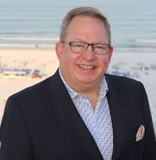 Kevin Kullman's Instagram, Twitter & Facebook