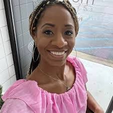 Lakesha Bennett's Instagram, Twitter & Facebook