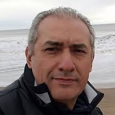 Hugo Quiñones (@hugomil960)