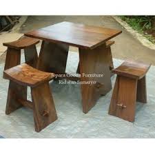 Furniture kayu banyak dipilih orang daripada furniture dari bahan lain. Ridwan Sunaryo Kursi Makan Kayu Kursi