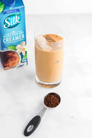 Leave room for cream and sugar if you take it that way. Best Easy Instant Iced Coffee Recipe Build Your Bite