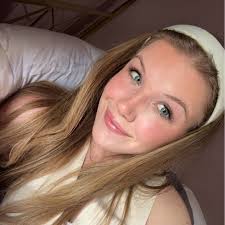 Brooke Cash (@broocash)