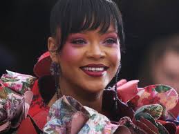 Rihanna y Donna Karan se unen en una colección solidaria