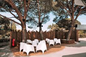 Le gouvernement a annoncé ce lundi la réouverture des boîtes de nuit dès le 9 juillet et sous conditions. Toulouse Une Nouvelle Boite De Nuit Esprit Paillote Accueille Les Danseurs En Exterieur Actu Toulouse