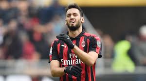ˈhaːkan ˈtʃaɫhanoːɫu, born 8 february 1994) is a turkish professional footballer who plays as an attacking midfielder for serie a club milan and the turkish. Milan Hakan Calhanoglu Ile Devam Etmek Istiyor Avrupahaberi