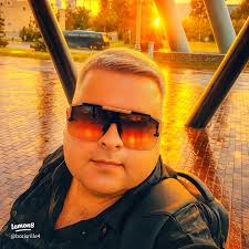 Exploring the Vibrant World of Taylor Swift Fans and Opalite Aesthetics