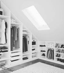 Graue Farben Einrichtung Begehbarer Kleiderschrank Ikea Pax Einrichtung Ankleidezimmer Einric In 2020 Ankleide Zimmer Kleiderschrank Fur Dachschrage Ankleidezimmer