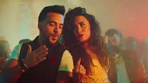 The music video first takes place in. Echame La Culpa De Luis Fonsi Y Demi Lovato Supero Las 200 Millones De Reproducciones En Youtube Infobae
