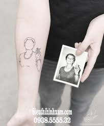 Hình xăm chân dung gia đình , thể loại mini và blackwork. Tá»•ng Há»£p Hinh XÄƒm Vá» Gia Ä'inh Ä'áº¹p Nháº¥t Family Tattoo Best 13 Tatuajes Tatuajes Minimalistas Tatuajes Inspiradores