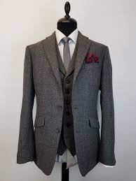The cutting mat has easy to read numbering and grid. Pin Auf Tweed Wedding Suits