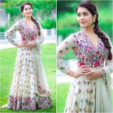 This choppy, layered hairstyle from the '70s is totally back and better than ever. Here Are 5 Chic Hairstyles To Try With Floor Length Dress Keep Me Stylish