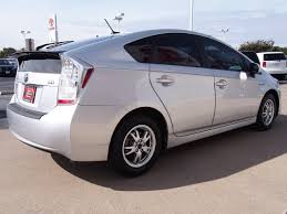 Experts report great gas se trim, classic silver metallic exterior and black interior. 2010 Classic Silver Metallic Toyota Prius Cars Theeagle Com