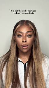 Winnie Carter's Instagram, Twitter & Facebook