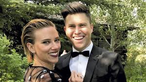 Nov 27, 2019 · scarlett is currently engaged to colin jost. Scarlett Johansson And Colin Jost Married