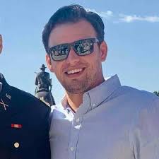 1686601741-avatar-alexanderw6.jpg?twic=v1/output=image/crop=632x632@49x5/cover=512x512&v=2