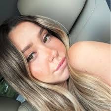 Anna Westmoreland's Instagram, Twitter & Facebook