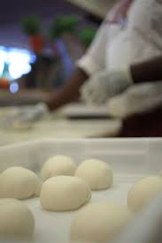 Vapiano Nous Preparons Notre Pate A Pizza Tous Les Jours Avec De La Levure Fraiche De La Farine De Qualite De L Eau P Pate A Pizza Delicieux Levure Fraiche