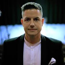 Simon Casey's Instagram, Twitter & Facebook